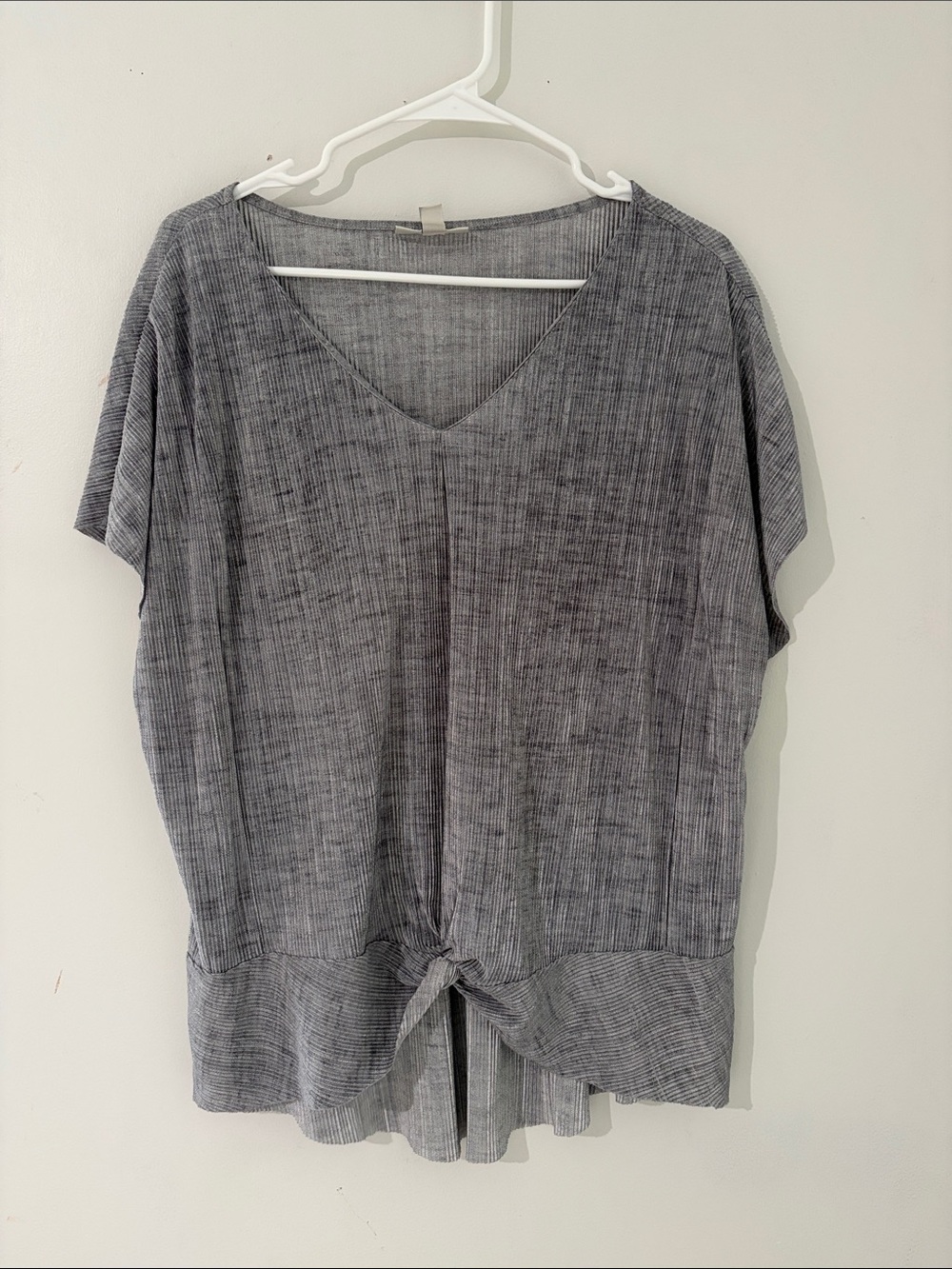 Dana Buchman Gray V-Neck Knot-Front Short Sleeve Top